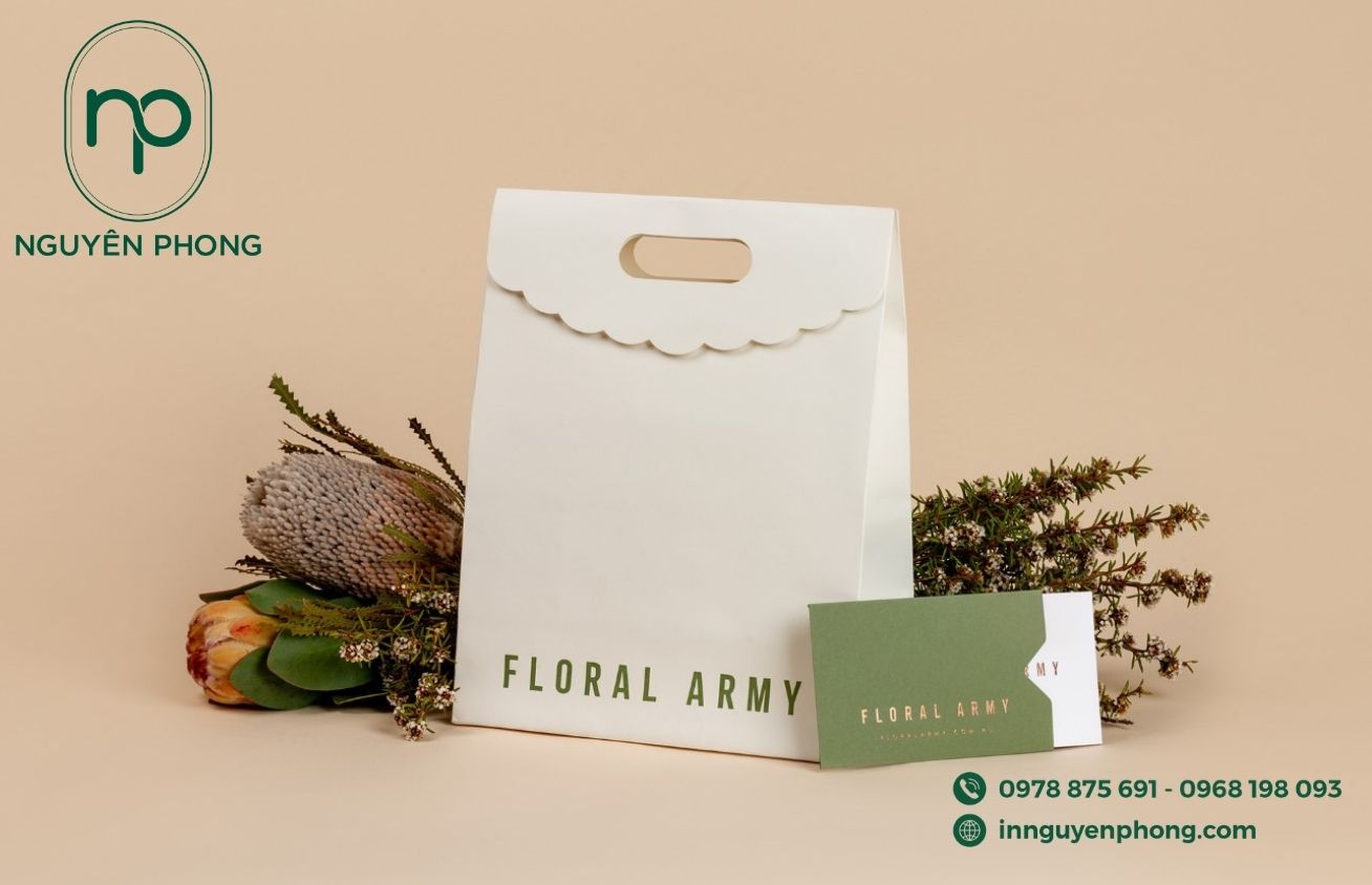 Mẫu túi giấy đựng hoa đơn giản 